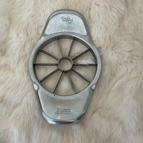 Pampered Chef Stainless Apple Wedger. EUC - Picture 1 of 4